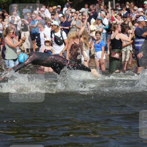 22.06.2025 - Viking Triathlon H.Heesch http://msf.ph/oto/8060160 22.06.2025 10:02:06 Schwimmen 107, 127, 137, 149, 247, 278, 299, 365, 387, 415, 435, 449, 492, 522, 551 meine-sportfotos.de