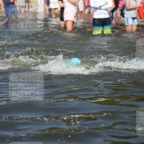 22.06.2025 - Viking Triathlon H.Heesch http://msf.ph/oto/8060203 22.06.2025 10:02:09 Schwimmen 21, 107, 127, 137, 139, 149, 207, 247, 309, 365, 382, 387, 415, 492, 522 meine-sportfotos.de