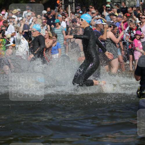 22.06.2025 - Viking Triathlon H.Heesch http://msf.ph/oto/8060232 22.06.2025 10:02:15 Schwimmen 21, 75, 107, 139, 149, 207, 247, 255, 309, 331, 382, 387, 464, 469, 522 meine-sportfotos.de