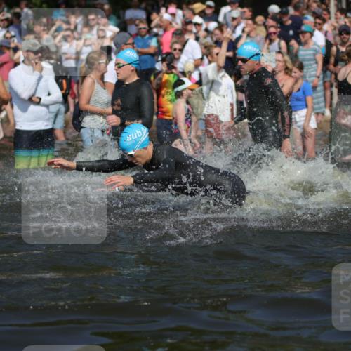 22.06.2025 - Viking Triathlon H.Heesch http://msf.ph/oto/8060247 22.06.2025 10:02:16 Schwimmen 21, 75, 107, 139, 149, 207, 247, 255, 309, 331, 382, 387, 464, 469, 522 meine-sportfotos.de