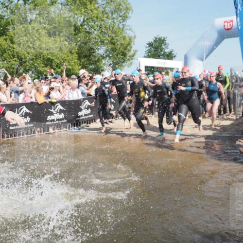 22.06.2025 - Viking Triathlon KatJ http://msf.ph/oto/8060250 22.06.2025 10:00:34 Schwimmen 1, 6, 7, 8, 11, 13, 14, 30, 45, 46, 52, 87, 152, 176, 178, 196, 198, 200, 230, 286, 374, 401, 414, 526, 534, 616, 623, 628, 641, 642, 651, 661 meine-sportfotos.de