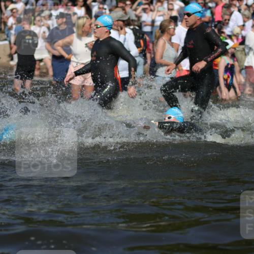 22.06.2025 - Viking Triathlon H.Heesch http://msf.ph/oto/8060263 22.06.2025 10:02:17 Schwimmen 21, 75, 107, 139, 149, 207, 247, 255, 309, 331, 382, 387, 464, 469, 522 meine-sportfotos.de