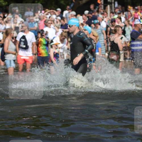 22.06.2025 - Viking Triathlon H.Heesch http://msf.ph/oto/8060342 22.06.2025 10:02:21 Schwimmen 21, 75, 78, 103, 139, 180, 207, 255, 265, 283, 309, 331, 382, 464, 469 meine-sportfotos.de