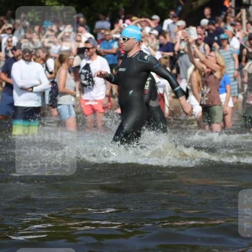 22.06.2025 - Viking Triathlon H.Heesch http://msf.ph/oto/8060349 22.06.2025 10:02:21 Schwimmen 21, 75, 78, 103, 139, 180, 207, 255, 265, 283, 309, 331, 382, 464, 469 meine-sportfotos.de