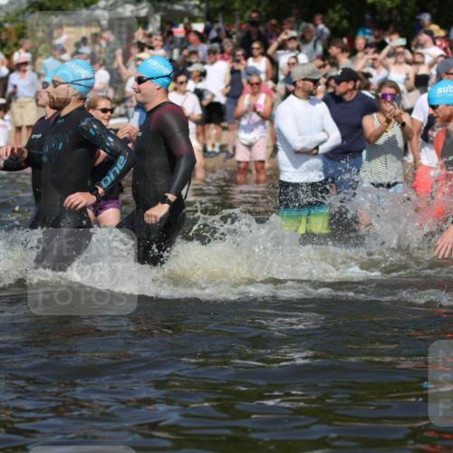 22.06.2025 - Viking Triathlon H.Heesch http://msf.ph/oto/8060427 22.06.2025 10:02:28 Schwimmen 75, 78, 103, 180, 188, 189, 255, 265, 283, 297, 331, 464, 469, 520, 532, 549 meine-sportfotos.de