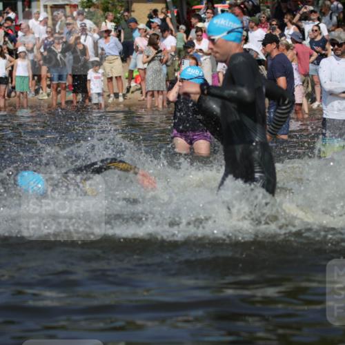 22.06.2025 - Viking Triathlon H.Heesch http://msf.ph/oto/8060465 22.06.2025 10:02:31 Schwimmen 78, 103, 114, 180, 188, 189, 193, 265, 283, 297, 513, 520, 532, 546, 549 meine-sportfotos.de