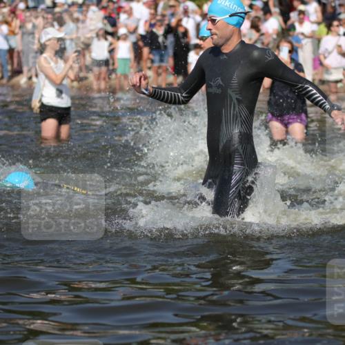 22.06.2025 - Viking Triathlon H.Heesch http://msf.ph/oto/8060471 22.06.2025 10:02:32 Schwimmen 78, 103, 114, 180, 188, 189, 193, 265, 283, 297, 513, 520, 532, 546, 549 meine-sportfotos.de
