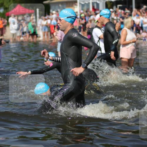 22.06.2025 - Viking Triathlon H.Heesch http://msf.ph/oto/8060501 22.06.2025 10:02:34 Schwimmen 78, 103, 114, 161, 180, 188, 189, 193, 264, 283, 297, 513, 520, 532, 546, 549 meine-sportfotos.de