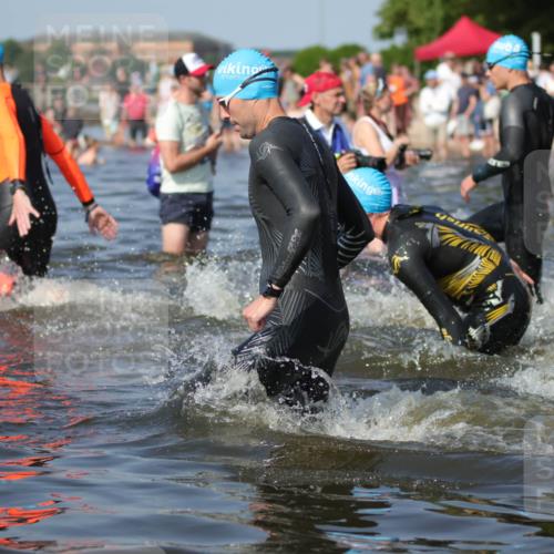 22.06.2025 - Viking Triathlon H.Heesch http://msf.ph/oto/8060517 22.06.2025 10:02:35 Schwimmen 114, 161, 188, 189, 193, 264, 297, 366, 427, 429, 513, 520, 532, 546, 549 meine-sportfotos.de