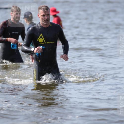 22.06.2025 - Viking Triathlon H.Heesch http://msf.ph/oto/8060540 22.06.2025 10:37:07 Schwimmen 172, 233, 355, 370, 383, 388, 454, 500, 513, 649 meine-sportfotos.de