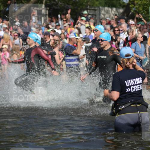 22.06.2025 - Viking Triathlon H.Heesch http://msf.ph/oto/8060542 22.06.2025 10:02:41 Schwimmen 98, 114, 161, 193, 264, 297, 323, 366, 427, 429, 430, 486, 513, 546, 552 meine-sportfotos.de