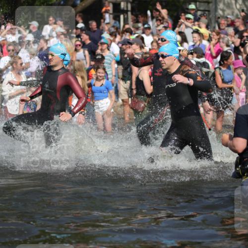 22.06.2025 - Viking Triathlon H.Heesch http://msf.ph/oto/8060548 22.06.2025 10:02:41 Schwimmen 98, 114, 161, 193, 264, 297, 323, 366, 427, 429, 430, 486, 513, 546, 552 meine-sportfotos.de