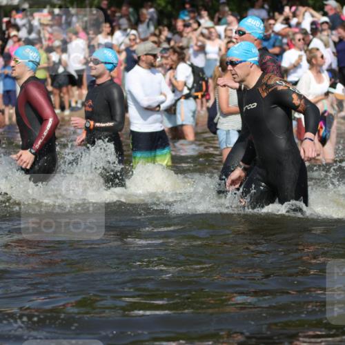 22.06.2025 - Viking Triathlon H.Heesch http://msf.ph/oto/8060573 22.06.2025 10:02:43 Schwimmen 98, 114, 161, 193, 264, 323, 366, 427, 429, 430, 486, 513, 546, 552 meine-sportfotos.de