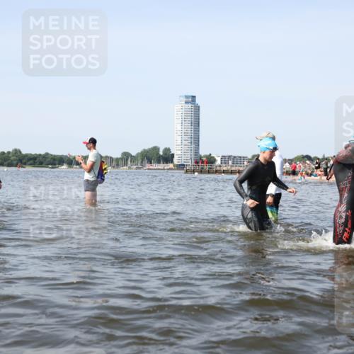 22.06.2025 - Viking Triathlon Michael Strokosch http://msf.ph/oto/8060646 22.06.2025 10:44:09 Schwimmen 41, 103, 123, 249, 343, 439, 442, 467, 627, 637, 650 meine-sportfotos.de