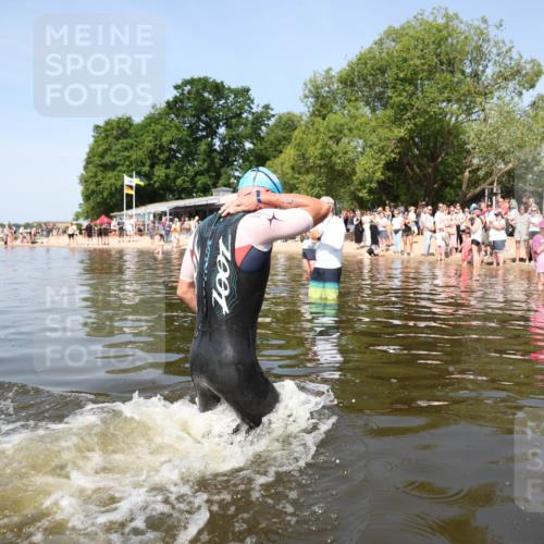 22.06.2025 - Viking Triathlon Michael Strokosch http://msf.ph/oto/8061133 22.06.2025 10:24:50 Schwimmen 4, 329, 521 meine-sportfotos.de