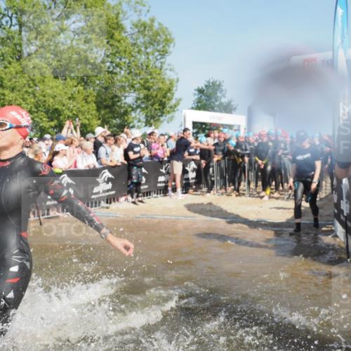 22.06.2025 - Viking Triathlon KatJ http://msf.ph/oto/8061145 22.06.2025 10:00:46 Schwimmen 8, 9, 132, 145, 184, 200, 258, 289, 301, 306, 352, 368, 414, 491, 526, 612, 613, 616, 630, 652 meine-sportfotos.de