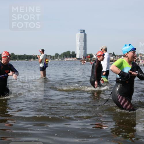 22.06.2025 - Viking Triathlon Michael Strokosch http://msf.ph/oto/8061341 22.06.2025 10:45:57 Schwimmen 95, 217, 342, 360, 372, 425, 468, 525, 615, 621, 633 meine-sportfotos.de
