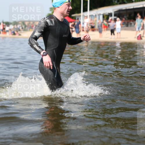 22.06.2025 - Viking Triathlon Michael Strokosch http://msf.ph/oto/8061748 22.06.2025 10:26:19 Schwimmen 9, 526 meine-sportfotos.de