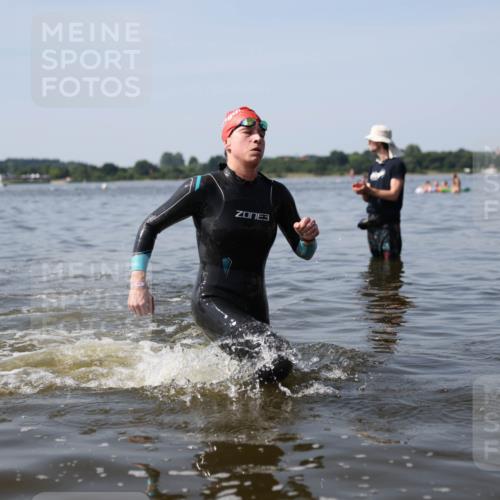 22.06.2025 - Viking Triathlon Michael Strokosch http://msf.ph/oto/8061798 22.06.2025 10:26:48 Schwimmen 288, 610, 661 meine-sportfotos.de