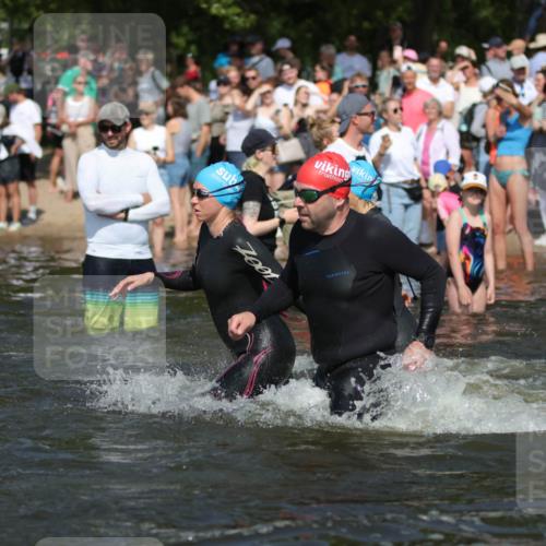 22.06.2025 - Viking Triathlon H.Heesch http://msf.ph/oto/8062056 22.06.2025 10:05:03 Schwimmen 197, 232, 254, 295, 362, 386, 394, 407, 416, 423, 500, 509, 527, 605, 620 meine-sportfotos.de