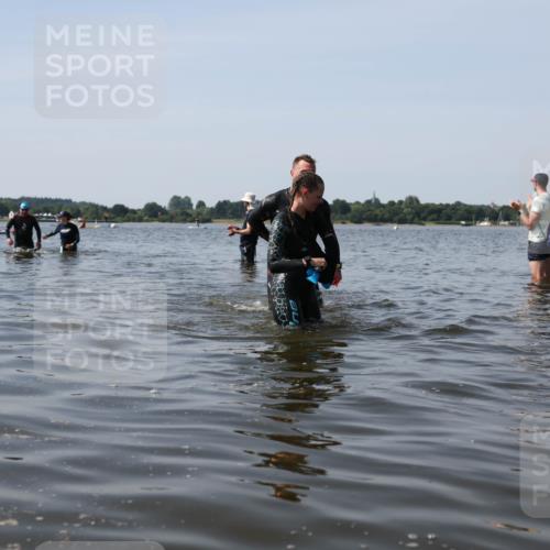 22.06.2025 - Viking Triathlon Michael Strokosch http://msf.ph/oto/8062078 22.06.2025 10:48:07 Schwimmen 37, 364 meine-sportfotos.de