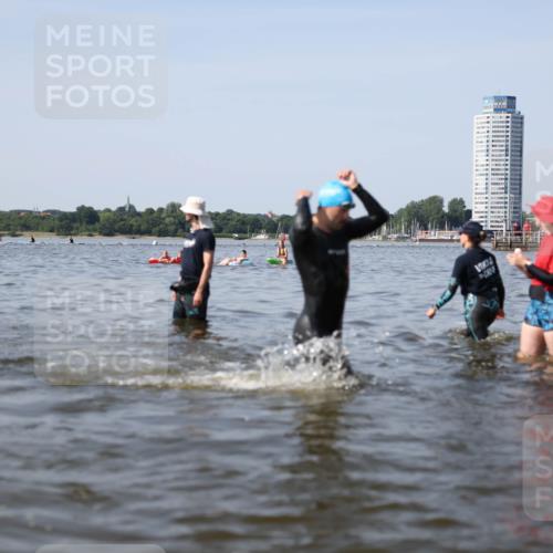 22.06.2025 - Viking Triathlon Michael Strokosch http://msf.ph/oto/8062116 22.06.2025 10:27:38 Schwimmen 1, 176, 230, 272, 286, 611 meine-sportfotos.de