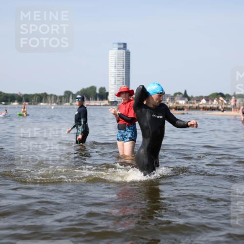 22.06.2025 - Viking Triathlon Michael Strokosch http://msf.ph/oto/8062142 22.06.2025 10:27:39 Schwimmen 1, 176, 198, 230, 272, 611 meine-sportfotos.de