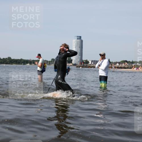22.06.2025 - Viking Triathlon Michael Strokosch http://msf.ph/oto/8062219 22.06.2025 10:48:32 Schwimmen 412, 471, 494 meine-sportfotos.de
