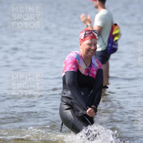 22.06.2025 - Viking Triathlon H.Heesch http://msf.ph/oto/8062394 22.06.2025 10:45:23 Schwimmen 68, 102, 108, 197, 466, 503, 605 meine-sportfotos.de