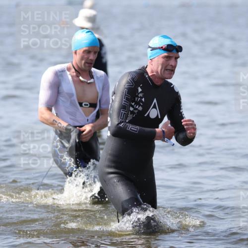 22.06.2025 - Viking Triathlon H.Heesch http://msf.ph/oto/8062406 22.06.2025 10:45:26 Schwimmen 68, 102, 108, 197, 466, 605 meine-sportfotos.de