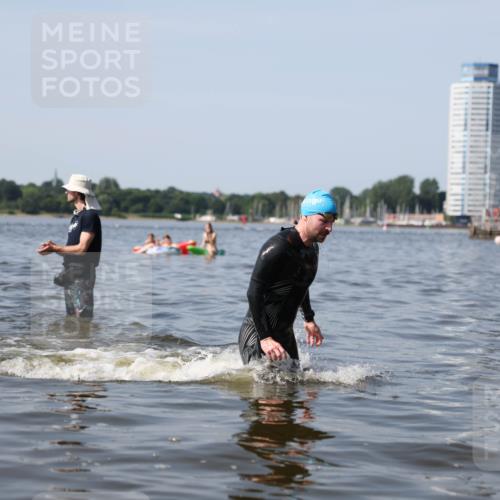 22.06.2025 - Viking Triathlon Michael Strokosch http://msf.ph/oto/8062446 22.06.2025 10:28:41 Schwimmen 15, 258, 301, 368 meine-sportfotos.de