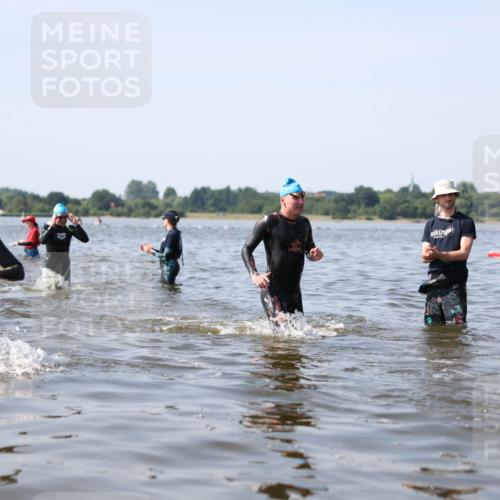 22.06.2025 - Viking Triathlon Michael Strokosch http://msf.ph/oto/8062469 22.06.2025 10:28:44 Schwimmen 15, 258, 301, 368, 414 meine-sportfotos.de