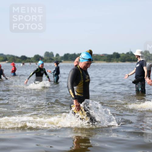 22.06.2025 - Viking Triathlon Michael Strokosch http://msf.ph/oto/8062505 22.06.2025 10:28:46 Schwimmen 15, 258, 301, 368, 414 meine-sportfotos.de
