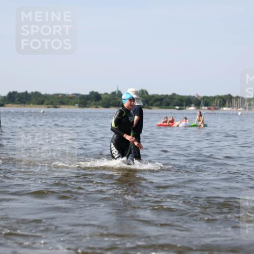 22.06.2025 - Viking Triathlon Michael Strokosch http://msf.ph/oto/8062526 22.06.2025 10:28:49 Schwimmen 15, 258, 301, 368, 414, 443, 628 meine-sportfotos.de