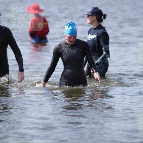 22.06.2025 - Viking Triathlon H.Heesch http://msf.ph/oto/8062541 22.06.2025 10:46:25 Schwimmen 60, 121, 143, 213, 225, 333, 406, 479 meine-sportfotos.de