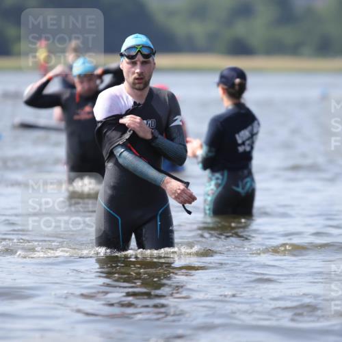 22.06.2025 - Viking Triathlon H.Heesch http://msf.ph/oto/8062594 22.06.2025 10:46:55 Schwimmen 36, 378, 498, 515 meine-sportfotos.de