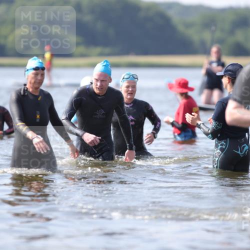 22.06.2025 - Viking Triathlon H.Heesch http://msf.ph/oto/8062607 22.06.2025 10:47:08 Schwimmen 36, 51, 74, 76, 267, 378, 421, 547 meine-sportfotos.de