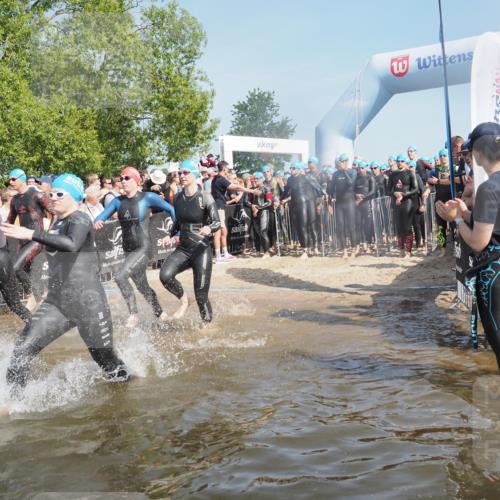 22.06.2025 - Viking Triathlon KatJ http://msf.ph/oto/8062618 22.06.2025 10:01:39 Schwimmen 19, 33, 162, 226, 272, 310, 320, 344, 399, 438, 461, 507, 510, 555, 604, 626 meine-sportfotos.de