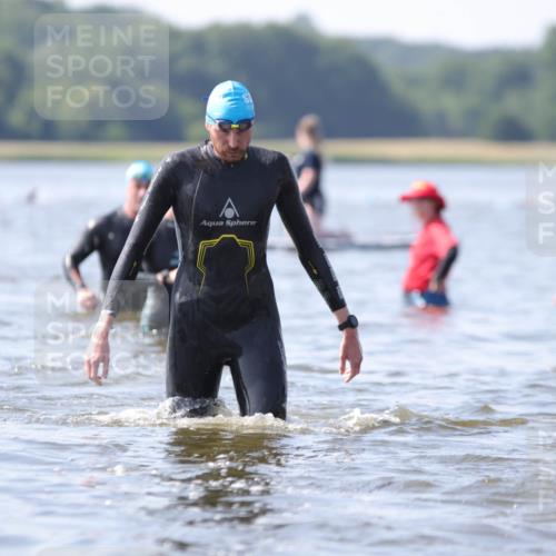 22.06.2025 - Viking Triathlon H.Heesch http://msf.ph/oto/8062699 22.06.2025 10:47:45 Schwimmen 71, 84, 183, 190, 223, 261, 285, 452, 606 meine-sportfotos.de
