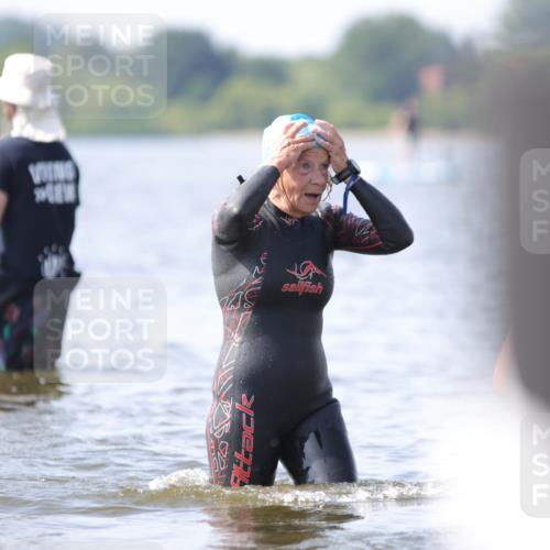 22.06.2025 - Viking Triathlon H.Heesch http://msf.ph/oto/8062715 22.06.2025 10:47:50 Schwimmen 71, 84, 190, 223, 261, 285, 452 meine-sportfotos.de
