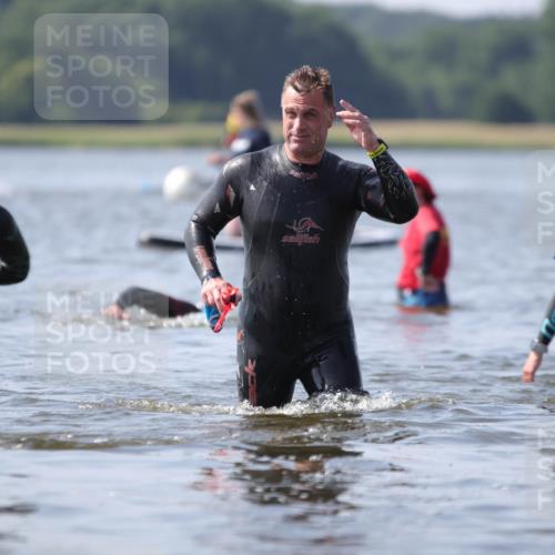22.06.2025 - Viking Triathlon H.Heesch http://msf.ph/oto/8062732 22.06.2025 10:47:59 Schwimmen 37, 190, 223, 285, 364 meine-sportfotos.de