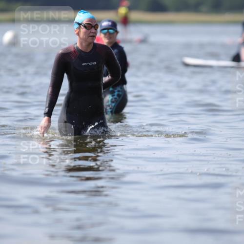 22.06.2025 - Viking Triathlon H.Heesch http://msf.ph/oto/8062797 22.06.2025 10:49:04 Schwimmen 155, 317, 353 meine-sportfotos.de