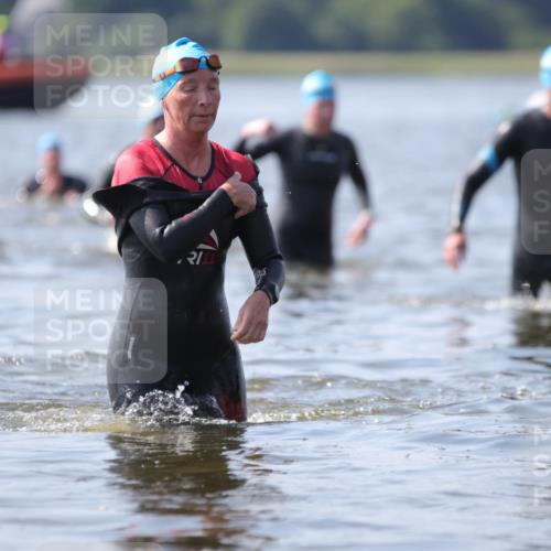 22.06.2025 - Viking Triathlon H.Heesch http://msf.ph/oto/8062808 22.06.2025 10:49:13 Schwimmen 64, 155, 256, 317, 353 meine-sportfotos.de