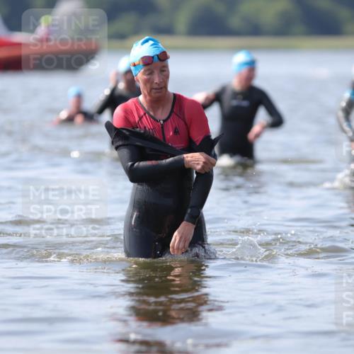 22.06.2025 - Viking Triathlon H.Heesch http://msf.ph/oto/8062815 22.06.2025 10:49:13 Schwimmen 64, 155, 256, 317, 353 meine-sportfotos.de