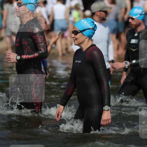 22.06.2025 - Viking Triathlon H.Heesch http://msf.ph/oto/8062871 22.06.2025 10:07:34 Schwimmen 23, 121, 213, 235, 270, 285, 317, 342, 353, 363, 436, 476, 484, 547, 615, 621 meine-sportfotos.de