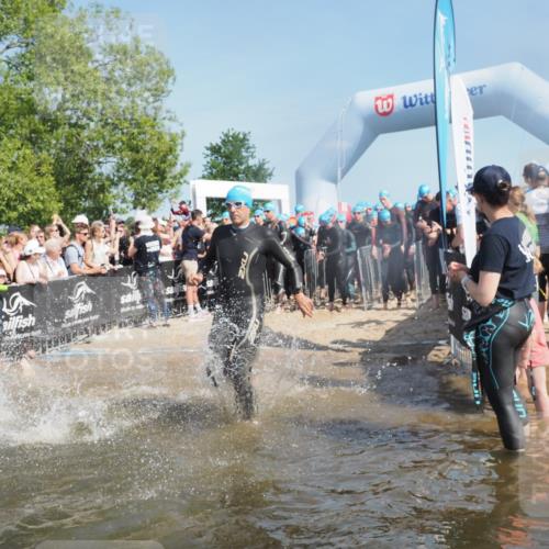 22.06.2025 - Viking Triathlon KatJ http://msf.ph/oto/8062907 22.06.2025 10:01:49 Schwimmen 3, 19, 33, 80, 125, 158, 170, 271, 304, 310, 320, 344, 355, 438, 496, 555, 604, 618 meine-sportfotos.de
