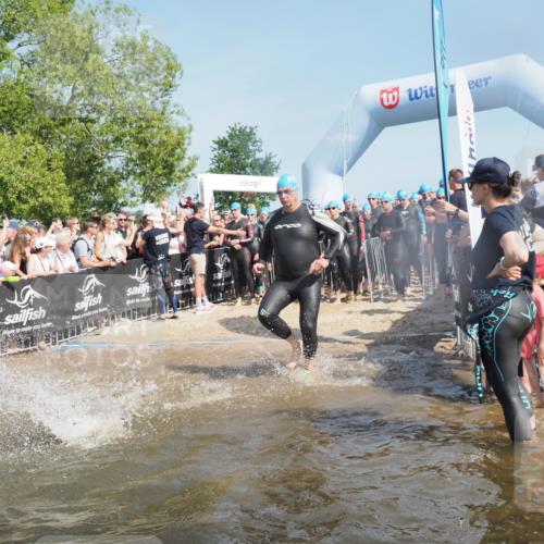 22.06.2025 - Viking Triathlon KatJ http://msf.ph/oto/8063073 22.06.2025 10:01:59 Schwimmen 3, 17, 80, 91, 127, 137, 278, 299, 304, 365, 415, 435, 449, 551, 618 meine-sportfotos.de