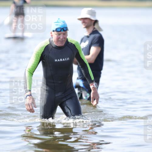 22.06.2025 - Viking Triathlon H.Heesch http://msf.ph/oto/8063141 22.06.2025 10:52:48 Schwimmen 106, 160, 656 meine-sportfotos.de
