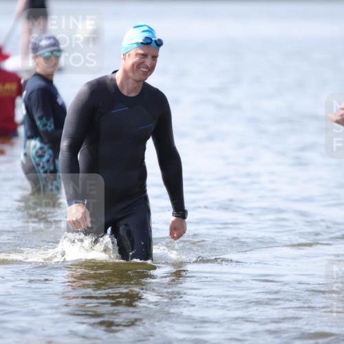 22.06.2025 - Viking Triathlon H.Heesch http://msf.ph/oto/8063166 22.06.2025 10:53:21 Schwimmen 165, 201, 241, 319 meine-sportfotos.de
