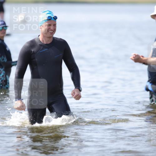 22.06.2025 - Viking Triathlon H.Heesch http://msf.ph/oto/8063172 22.06.2025 10:53:22 Schwimmen 165, 201, 241, 319 meine-sportfotos.de